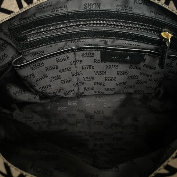 Michael Kors Jet Set Monogram Signature Logo Blk/Beige Shoulder/Satchel Tote Bag - Picture 4 of 12